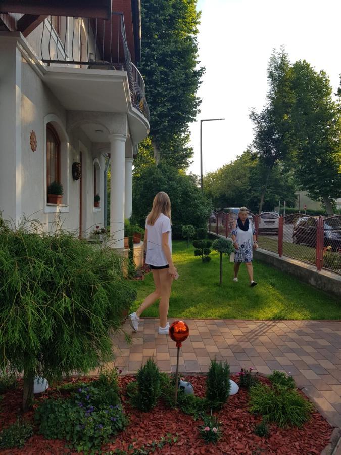 Gabi Apartmanhaz Balatonlelle Exterior photo