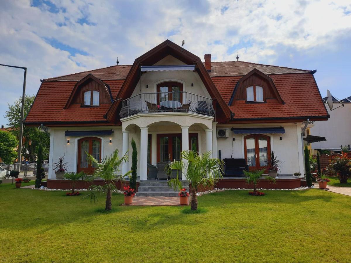 Gabi Apartmanhaz Balatonlelle Exterior photo