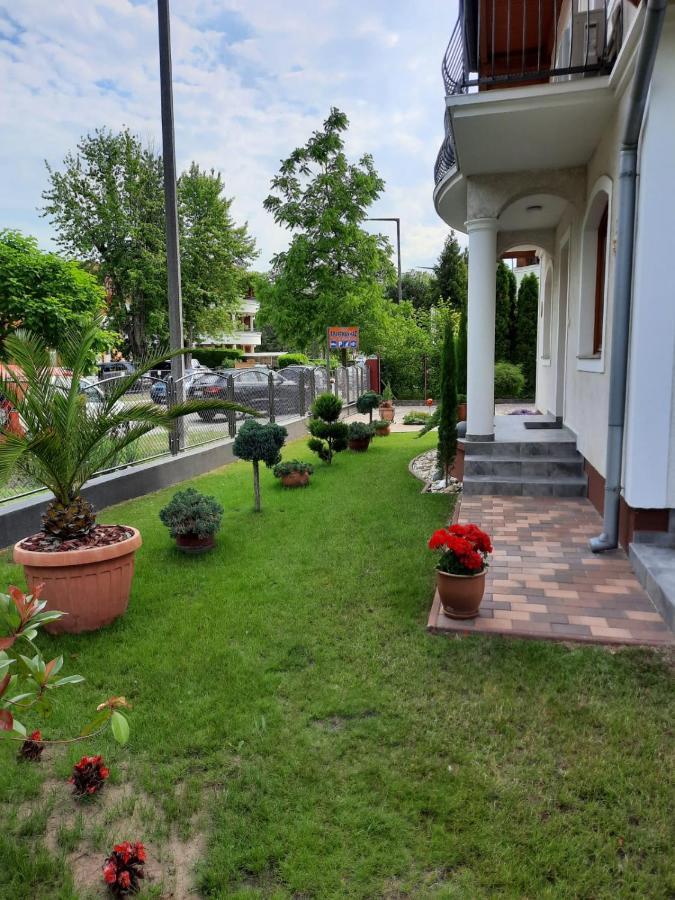 Gabi Apartmanhaz Balatonlelle Exterior photo
