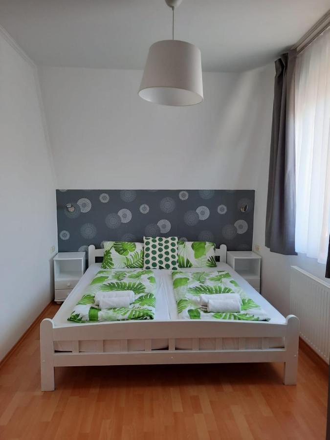 Gabi Apartmanhaz Balatonlelle Exterior photo