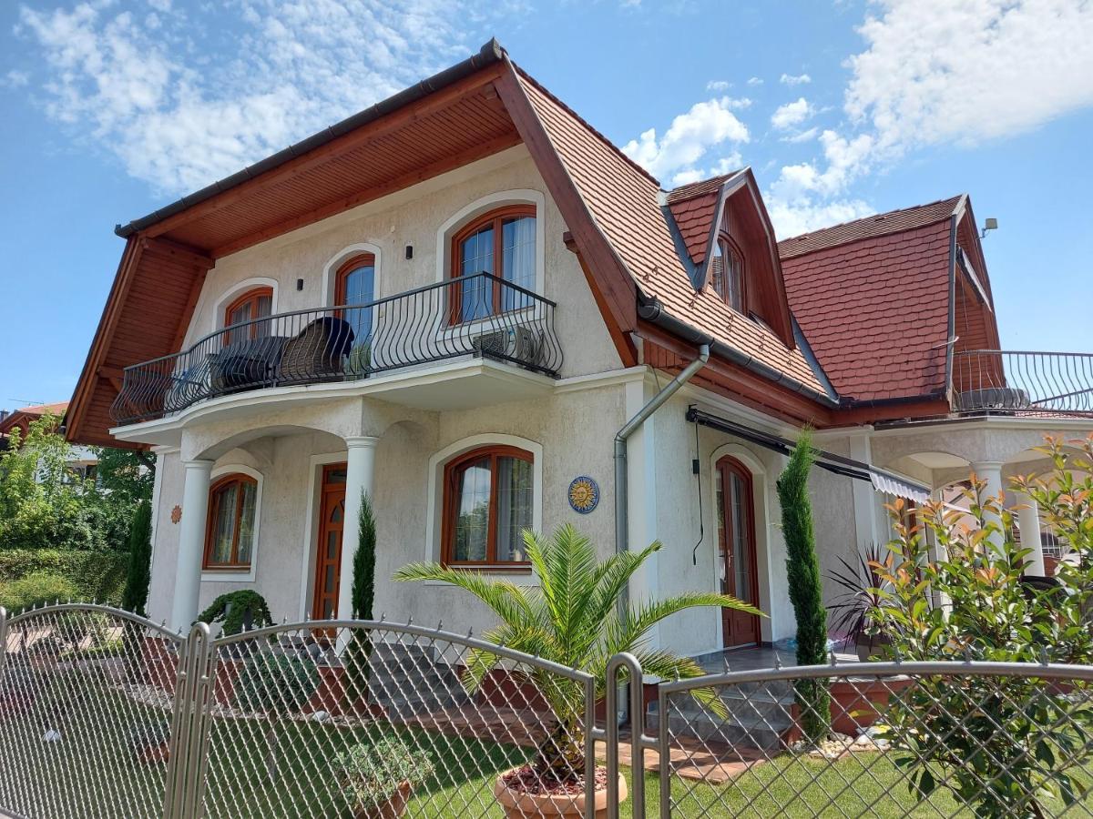 Gabi Apartmanhaz Balatonlelle Exterior photo