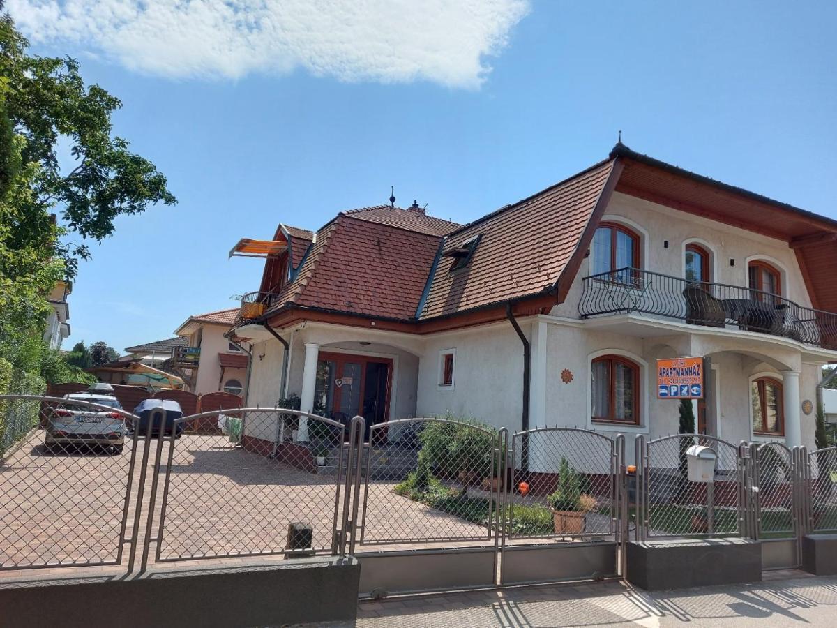 Gabi Apartmanhaz Balatonlelle Exterior photo