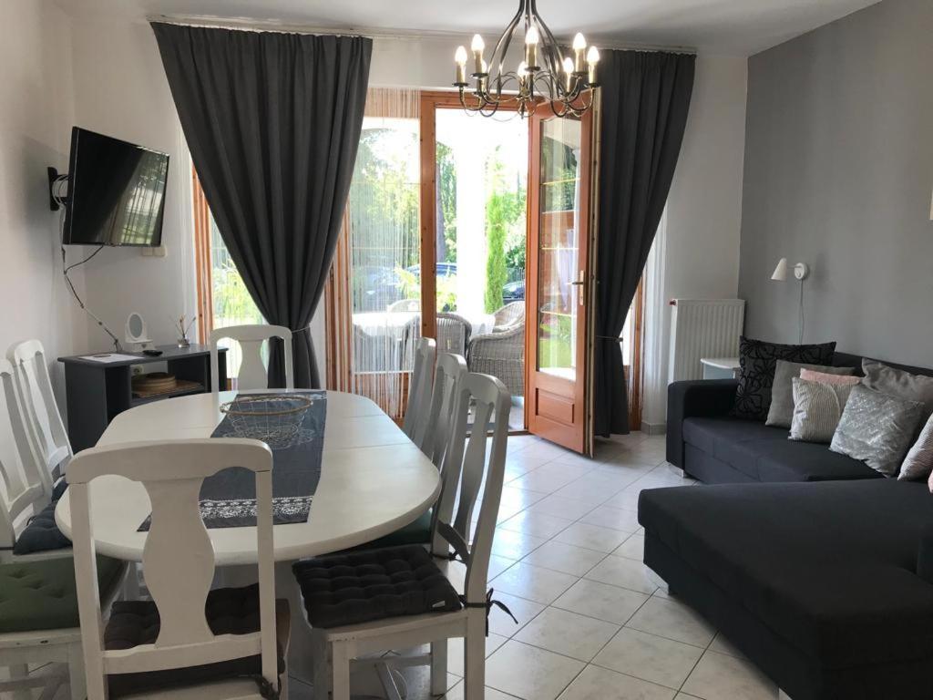 Gabi Apartmanhaz Balatonlelle Exterior photo